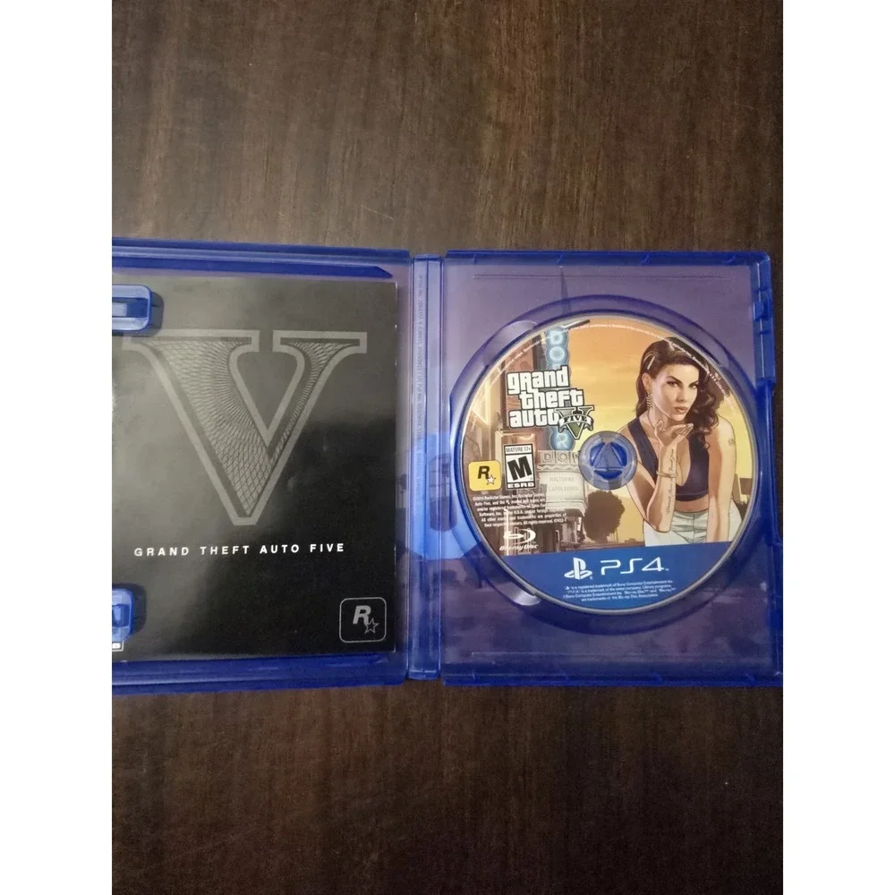 Grand Theft Auto V PlayStation 4 + Map - Complete No Scratches GTA 5